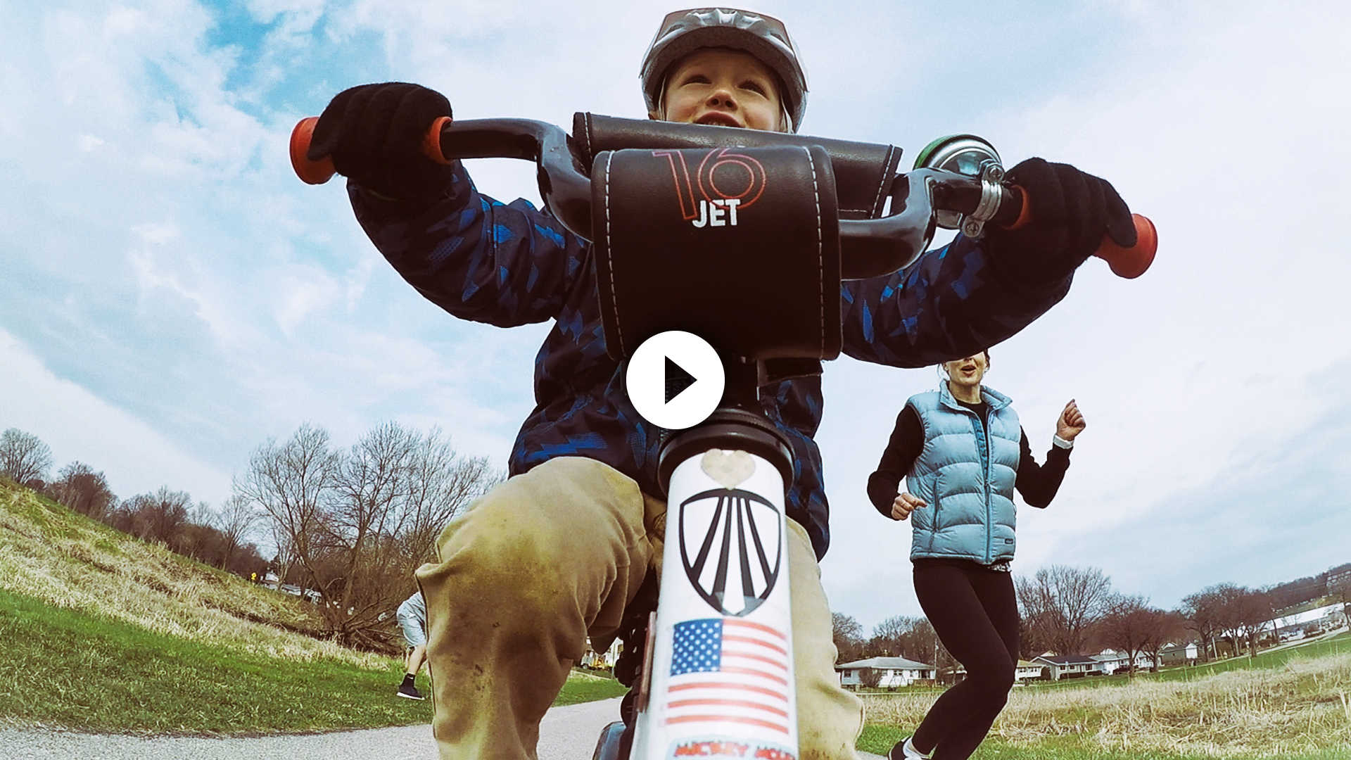 Как научить ребенка кататься на велосипеде